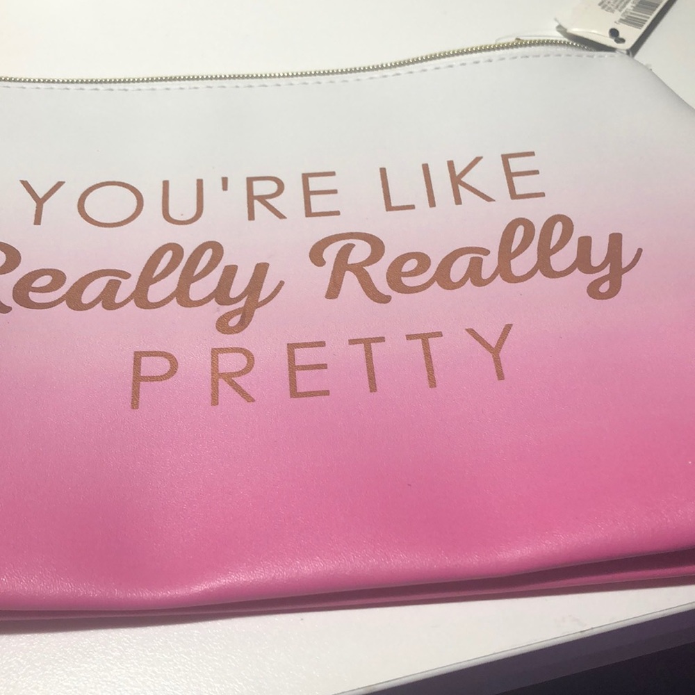 Makeup Bag - Picture 2 of 6